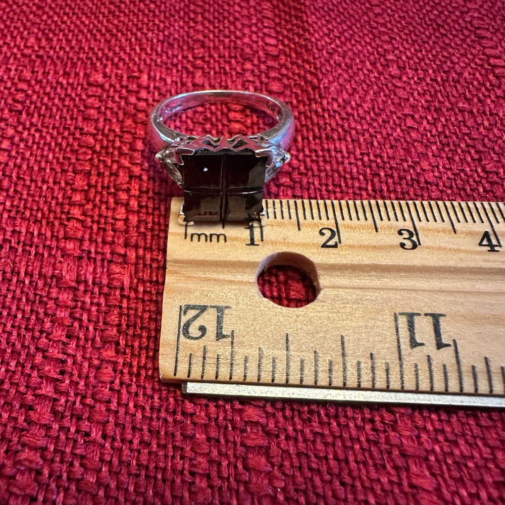 1990s Garnet Statement Ring Size 8 - Picture 10 of 11